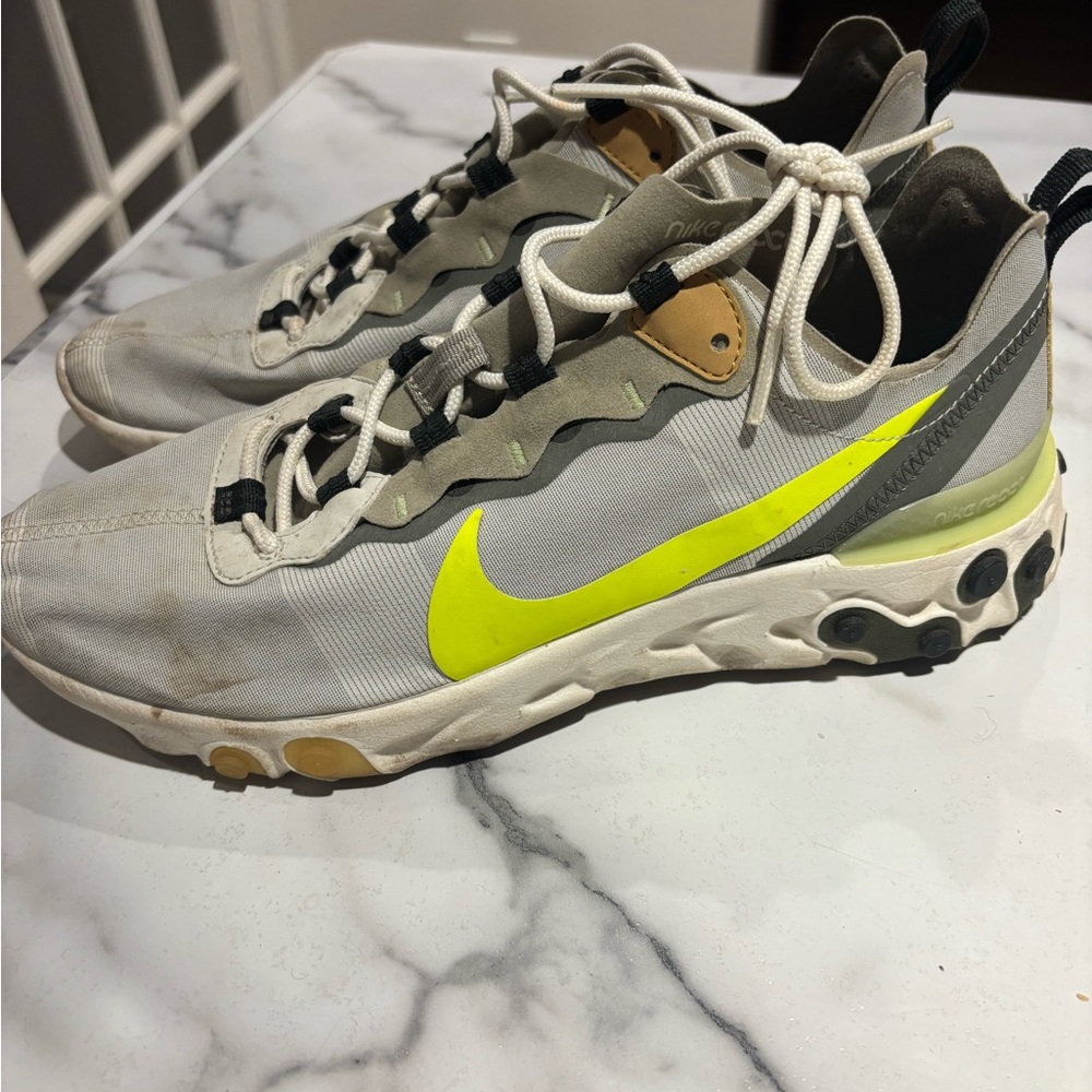 men’s Nike Reacts Sneakers
